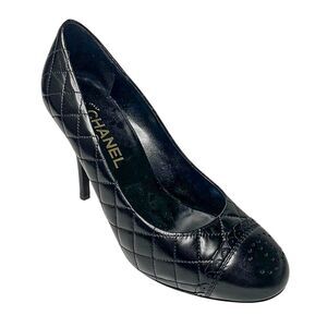 Chanel Black Quilted Leather Pumps Perforated CC Logo Size 39 EU High Heels
